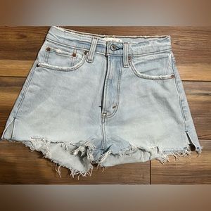 Abercrombie & Fitch The Mom Short High Rise Curve Love